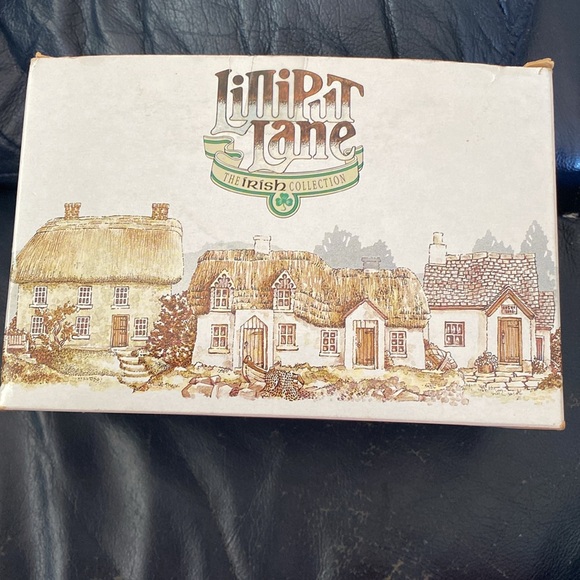 Lilliput Lane Cottage “O’Laceys Store” - Picture 6 of 7